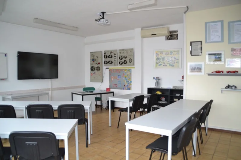 Der Theorie-Schulungsraum der Fahrschule Bernert